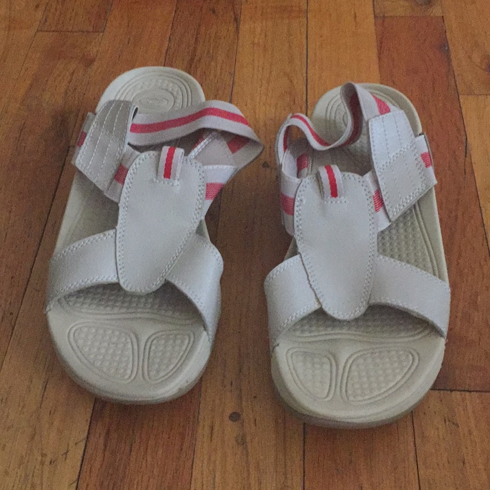 Easyspirit  stretchy straps walking sandals 👡❤️👡